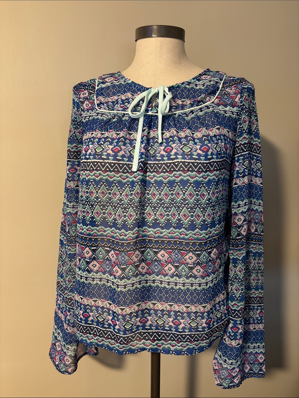 Wishful Park Blue Multi-Print Tie-Neck Blouse no tag for size guessing Medium